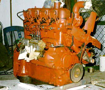 Der berarbeitete HANOMAG - LKW - Motor aus dem Spender-R 35.